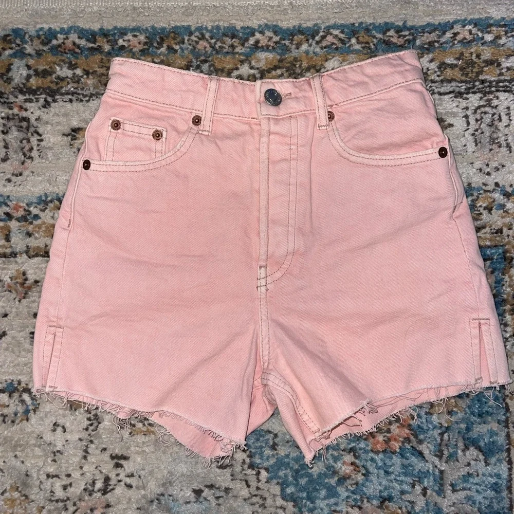 Zara Denim Shorts - Picture 2 of 5